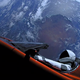 Imagen para el artículo titulado El Tesla Roadster enviado al espacio acaba de completar una órbita completa alrededor del sol